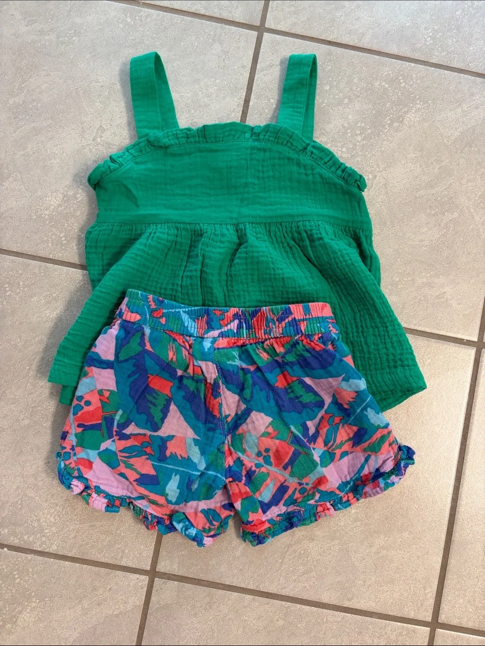 Cat & Jack Green Tank Top with Multicolor Leaf Print Shorts